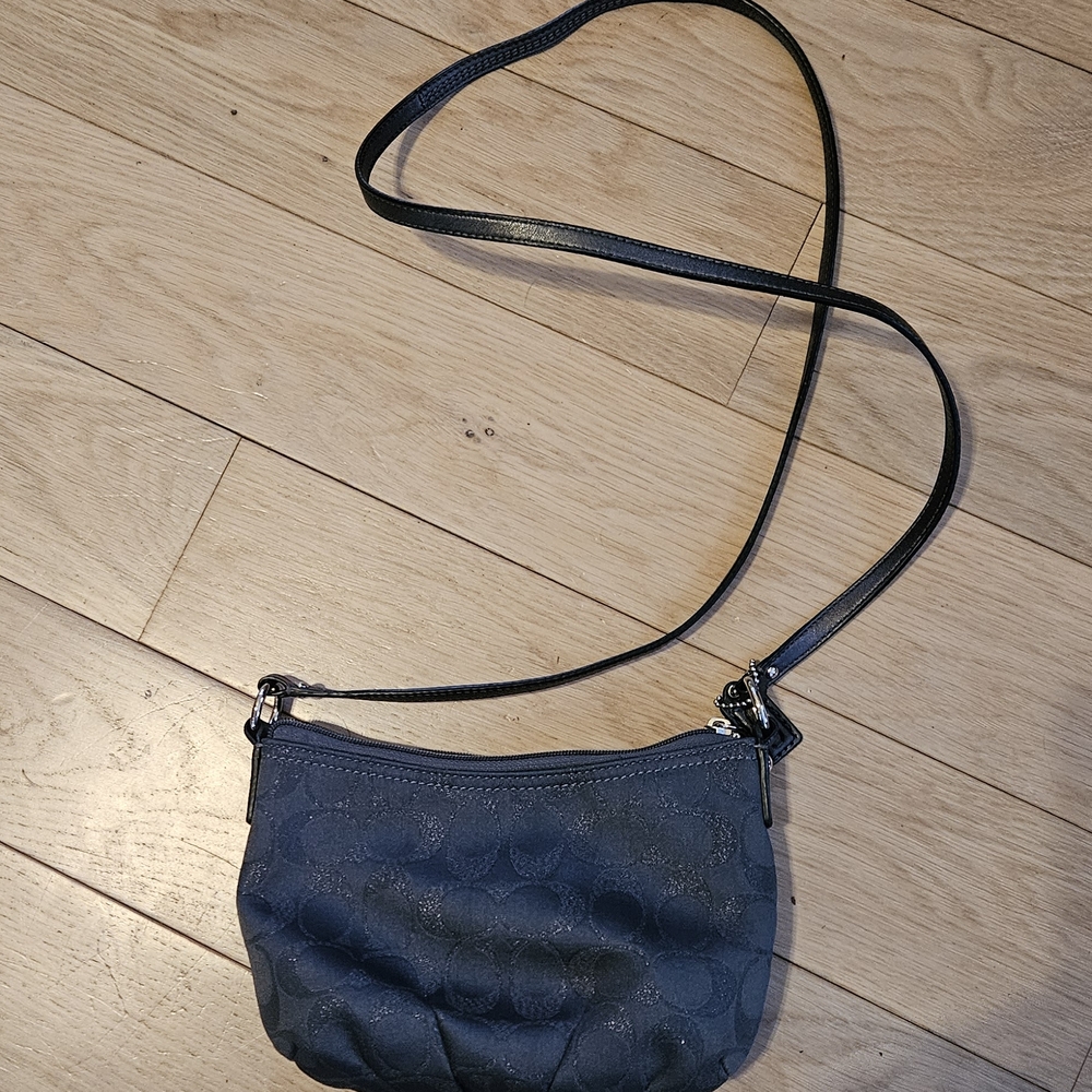 Elegant Coach Dark Gray And Silver Women's Shoulder Bag
